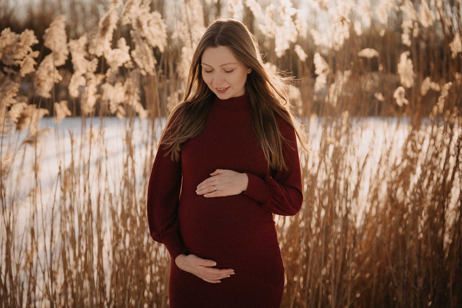 babybauchshooting-schnee-winter-winter-schwangerschaft-5